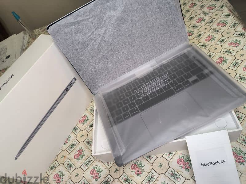 MacBook Air M1 100% 11 Months apple warranty 1 C. C A+++ condition 0