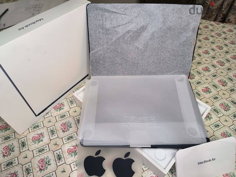 MacBook air M2 100% 0 C. C 11 Months Apple warranty OPEN BOX 2