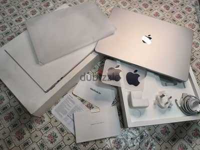 MacBook air M2 100% 15 Inch 2023 Ar En A+++ condition