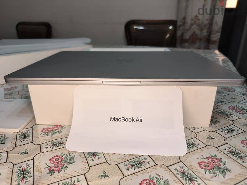 MacBook air M2 100% 15 Inch 2023 Ar En A+++ condition 5