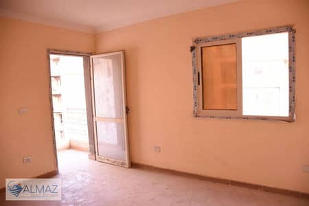 Apartment for rent with a garden view in Dar Misr Al-Qronfol in the First Settlement