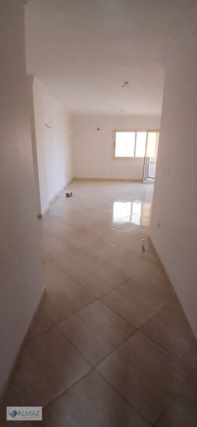 Apartment for rent, super luxurious finishing in Dar Misr Al-Qronfol in the First Settlement