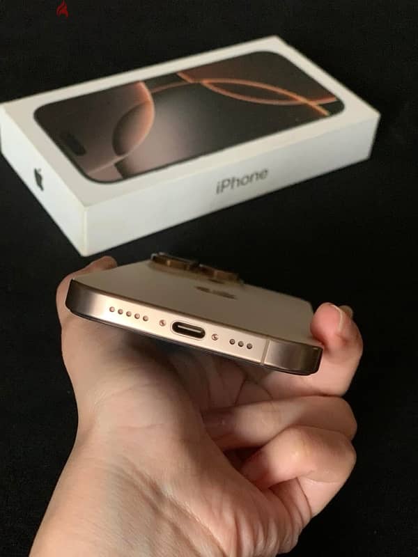 iphone 16 pro desert titanium 256G 1