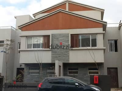 Townhouse in Prime Location at an Unbeatable Price Opposite Dandy Mall with DUNES