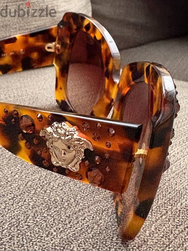 Versace Butterfly Sunglasses for Ladies new and in Original Box 6