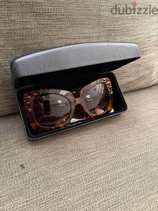 Versace Butterfly Sunglasses for Ladies new and in Original Box 8