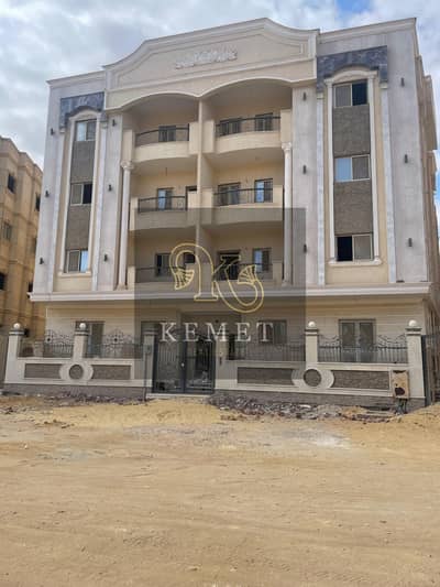 Apartment for sale in Al-Andalus 1 at fifth settlement , View Garden, great location, steps from services The school and the mosque.