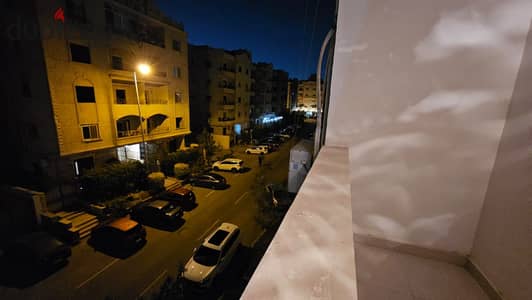 A flat for sale in Al-Banfsaj, buildings 137m, near Mohamed Nagib and the Northern 90th Street. Fully finished, front-facing with a northern view, wit