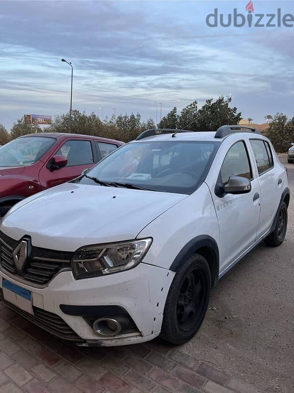 Renault sandero stepway 2019 للإيجار 0