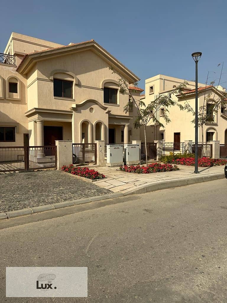 Villa for sale in Madinaty, F3 townhouse, old contract, at the lowest price, offered with a very special view 0