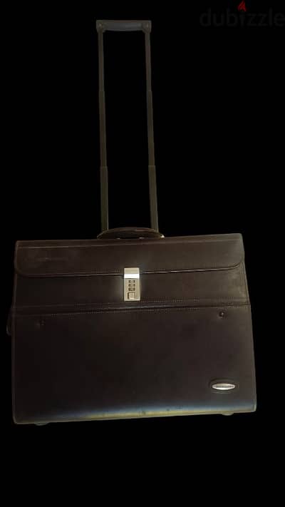 شنطة جلد اوريجنال pierre cardin pilot bag