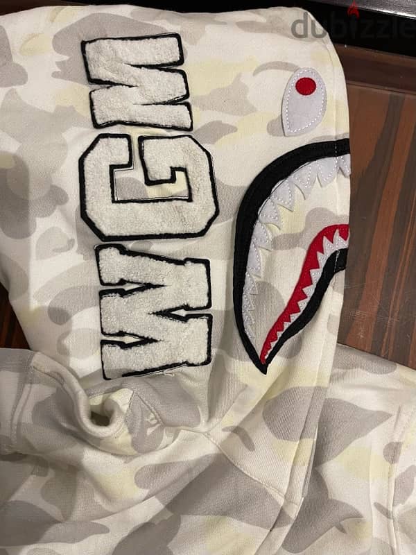 original bape hoodie used like new 1