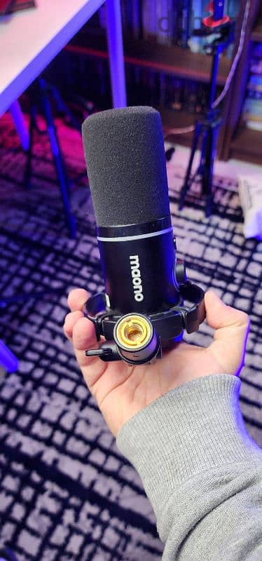 maono Pd200x podcast Mic + C stand 1