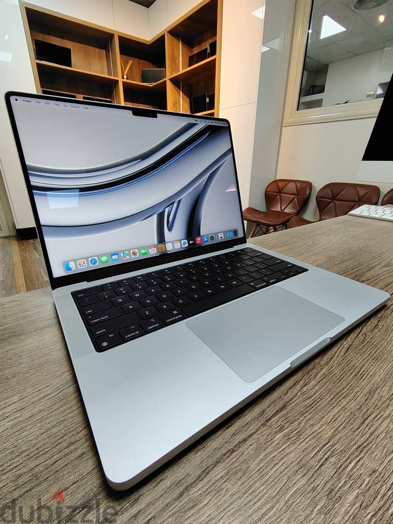 MacBook Pro (14-inch, M3 Pro, 2023) RAM 18 GB SSD 512GB 5