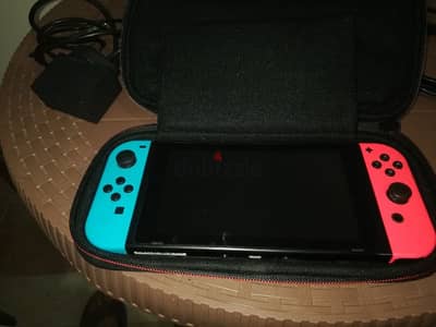 NINTENDO SWITCH V1 بكل مشتملاته بحالة ممتازة