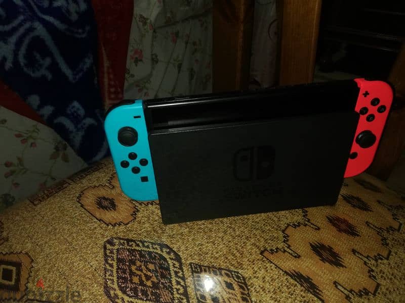 NINTENDO SWITCH V1 بكل مشتملاته بحالة ممتازة 2