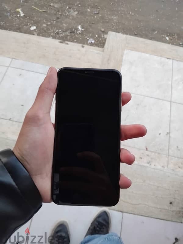 iPhone XS Max 7