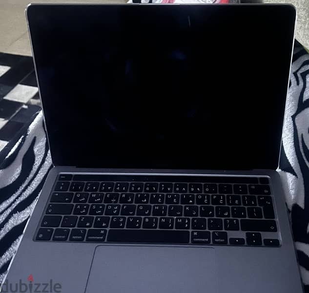 macbook pro m2 13 inch 1