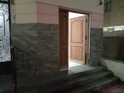 Office for rent in Nasr City, 120 m, ground floor, private entrance, commercial license in the neighborhood