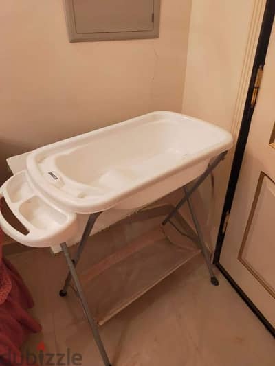 Garacco changing table and bath tub