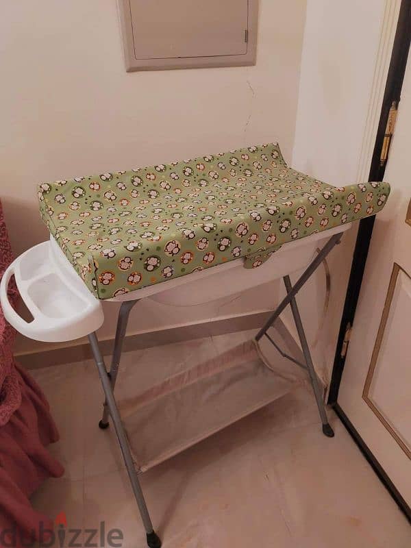 Garacco changing table and bath tub 1