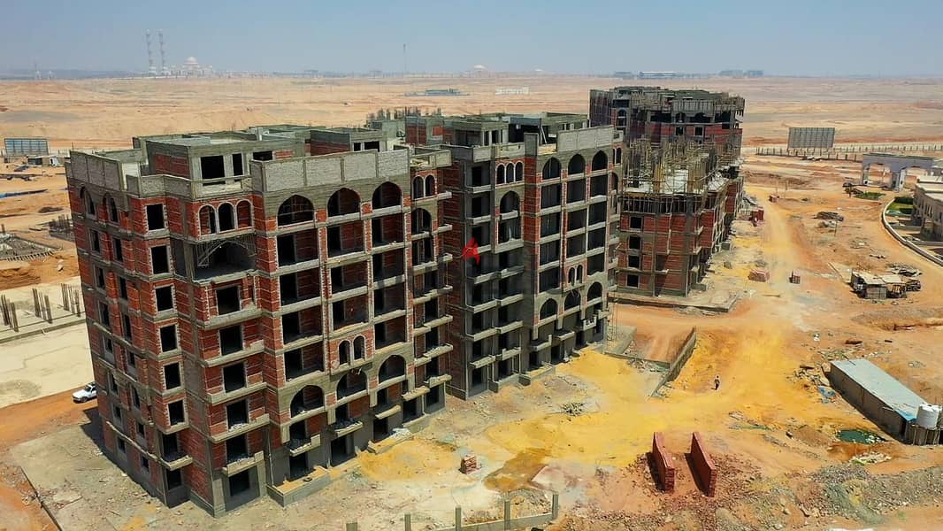 Apartment with Lake View Next to the Mall – First Row- of Buildings in the Project with a Unique View of the Green River Directly 0