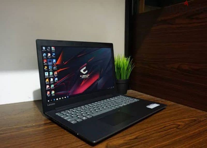 لاب توب Lenovo بحاله ممتازه بكارتين شاشه هارد 1000وهارد 128 ssd رامات4 0