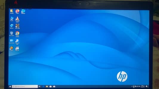 لاب توب hp رايزين 5 2500u و رامات 8 و الشاشه FU