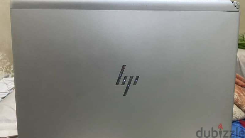 لاب توب hp رايزين 5 2500u و رامات 8 و الشاشه FU 3