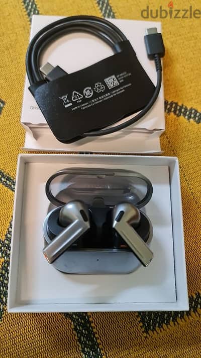 Samsung galaxy Buds 3 silver