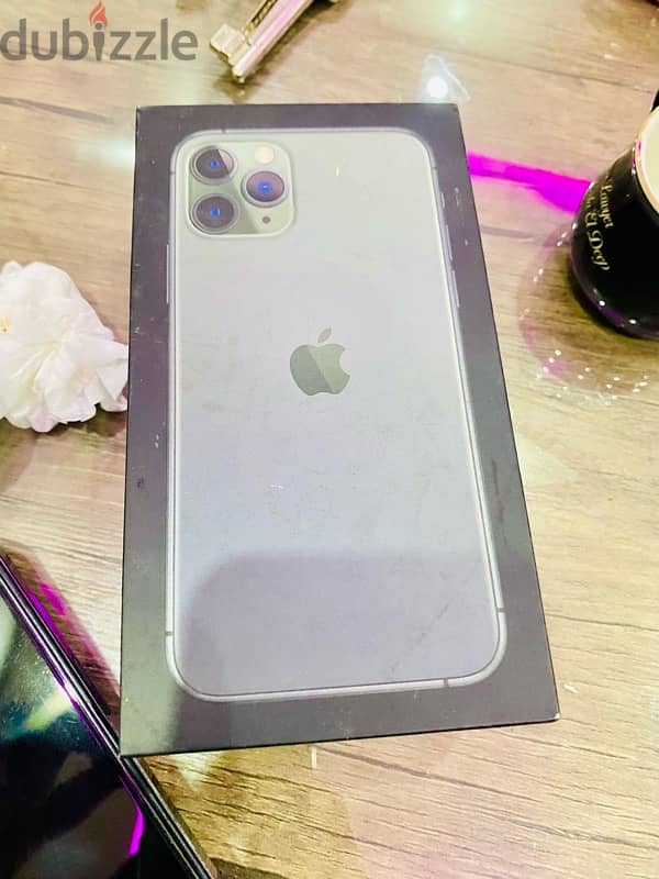 iPhone 11pro لم يفتح وبدون خدش واحد 1