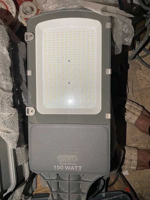 كشافات FUTEK 150W 3