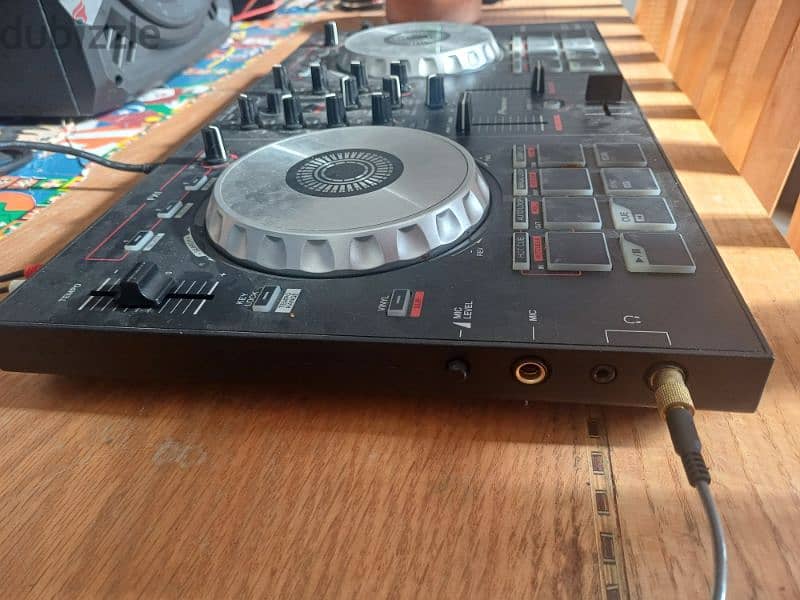 Pioneer DDJ-SB Controller - دي جي ميكسر 1