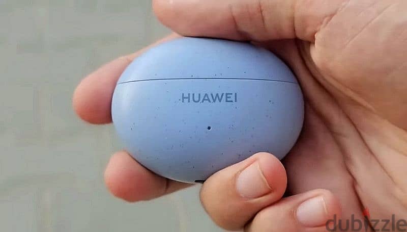 سماعة Huawei FreeBuds 5i بحالة جديدة + جراب مقاوم للماء استعمالها خفيف 1