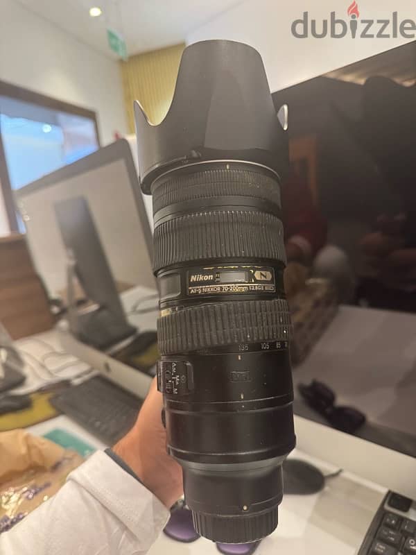 عدسة نيكون 70-200 v 2 4