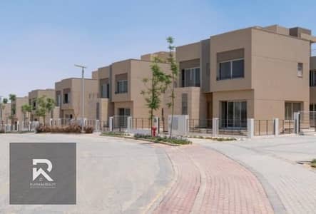 town house for sale at Palm Hills new cairo 5th Settlement