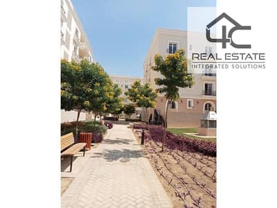 Apartment 157 m for sale with down payment and instalment in phase Garden residence at Hyde park compound new cairo