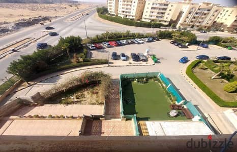 For sale at the price of a 200 roof penthouse in Diyar 1 Compound