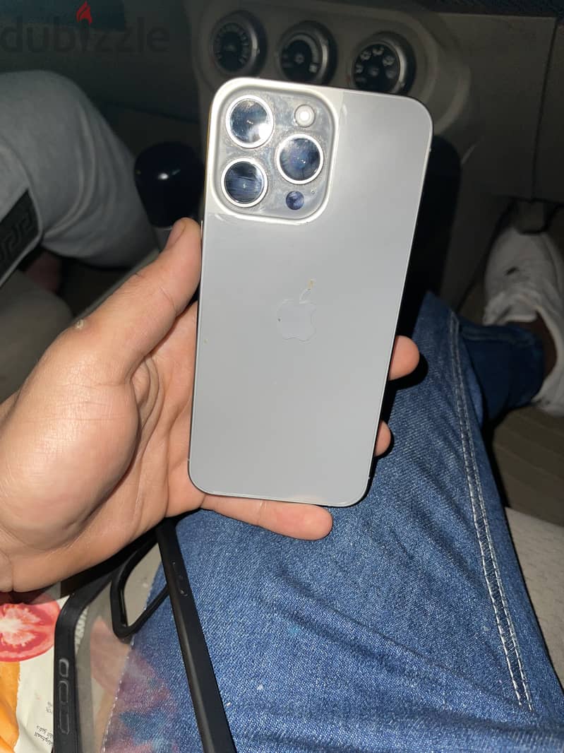 iPhone 15 pro mas 2