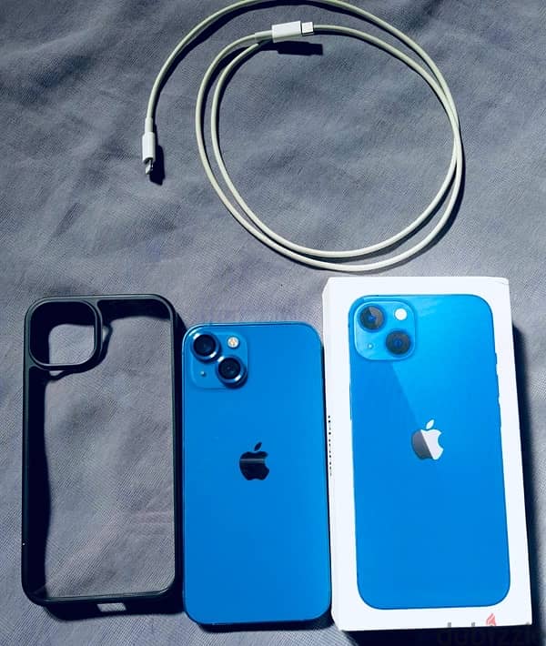 iPhone 13 Blue 128gb 3