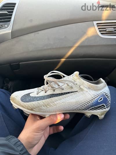 air zoom football shoes size 42