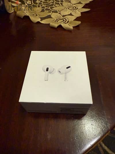 *AIRPODS PRO* BARELY USED (great condition)