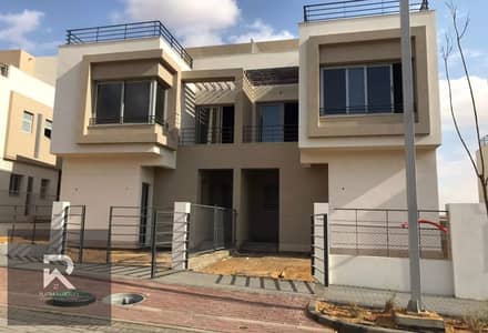 twin house for sale with 10 years installments at Palm Hills New Cairo