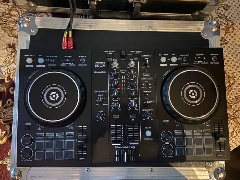 Pionner DDJ-400 (with flight case) 2