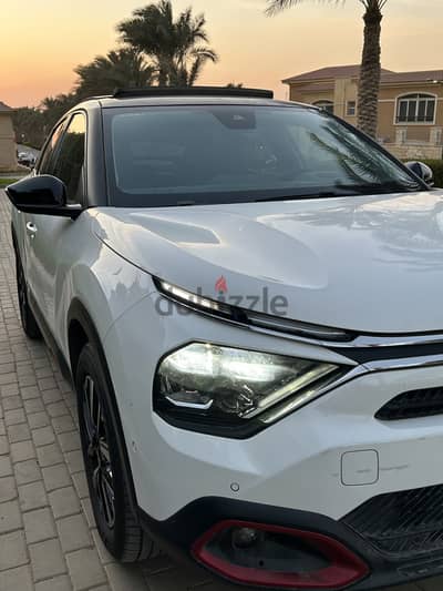 Citroen C4 2022 Red interior