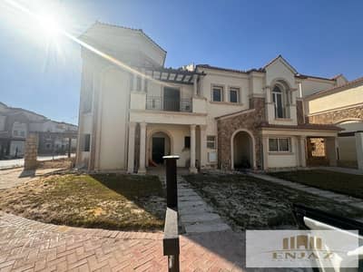 Villa for sale overlooking the largest wide garden and direct lakes in Divina Gardens Compound,