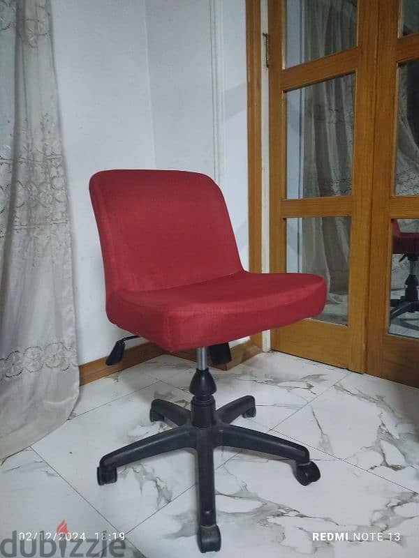 red office chairs for sale كراسي مكتب حمراء للبيع 1