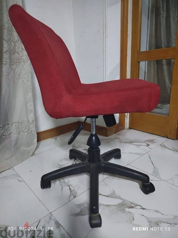 red office chairs for sale كراسي مكتب حمراء للبيع 2