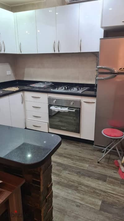 Ground floor studio for rent furnished in Hyde Park Compound