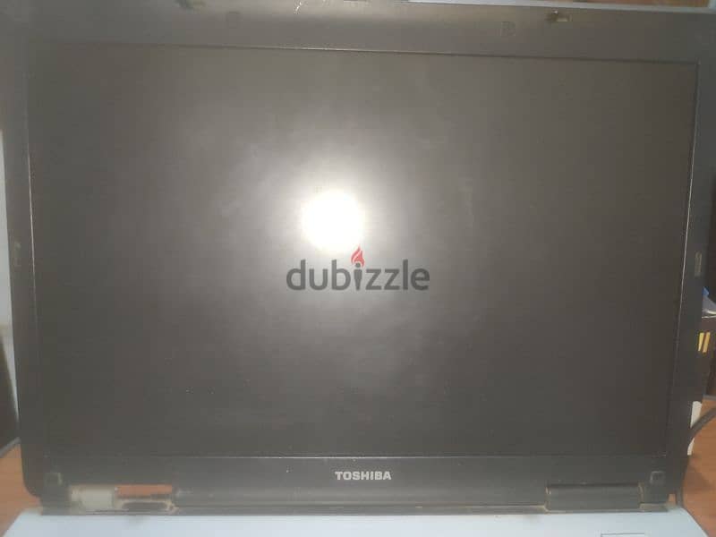 laptop Toshiba محتاج صيانة 3